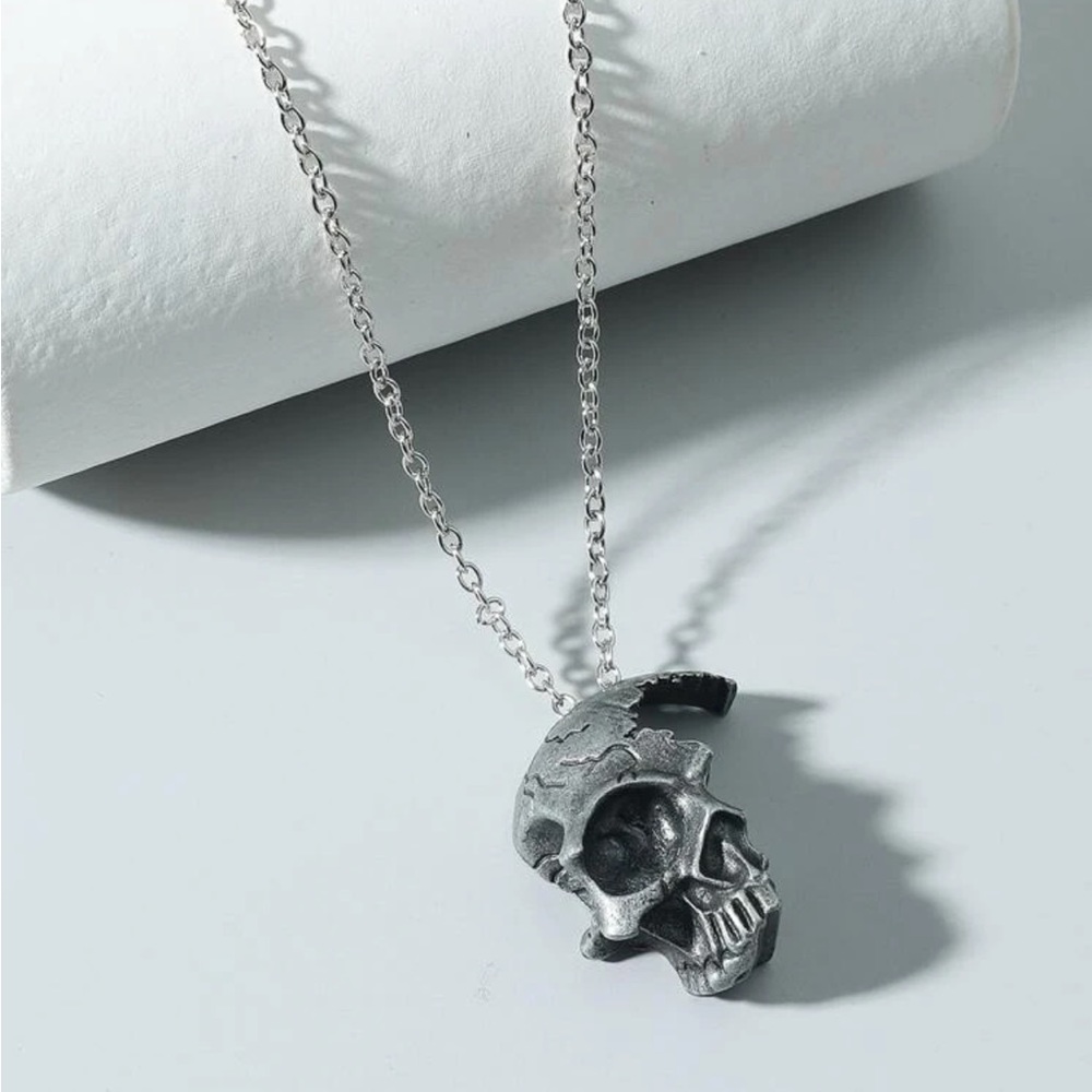 Skull necklace